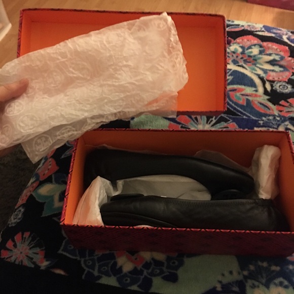 Tory Burch Black Minnie Flats - Picture 4 of 4